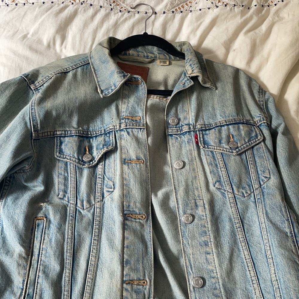 Levi denim jacket size small
